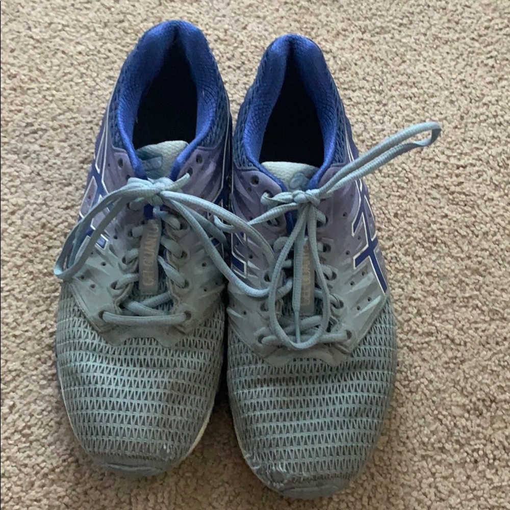 Blue ASICS gel-quantum180